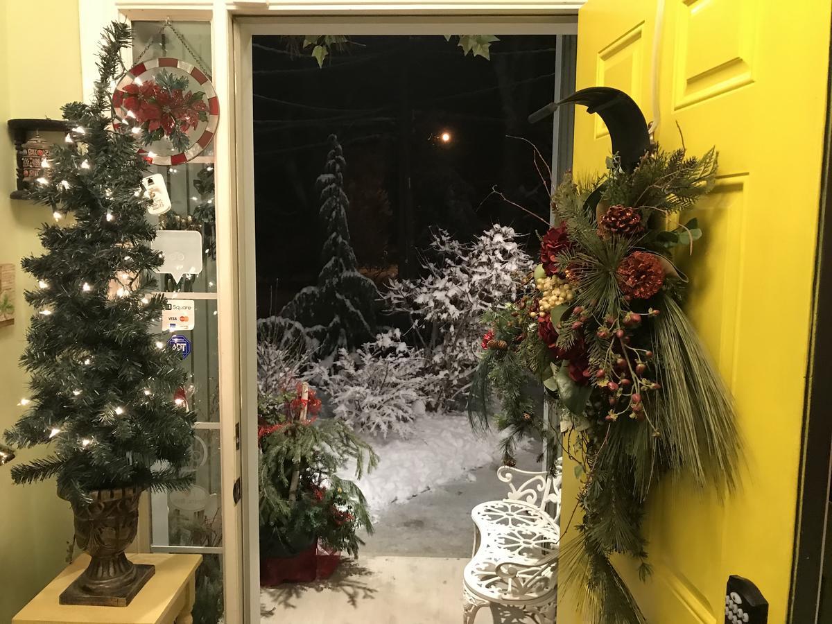 Yellow Door Bed And Breakfast Fort Erie Exterior foto